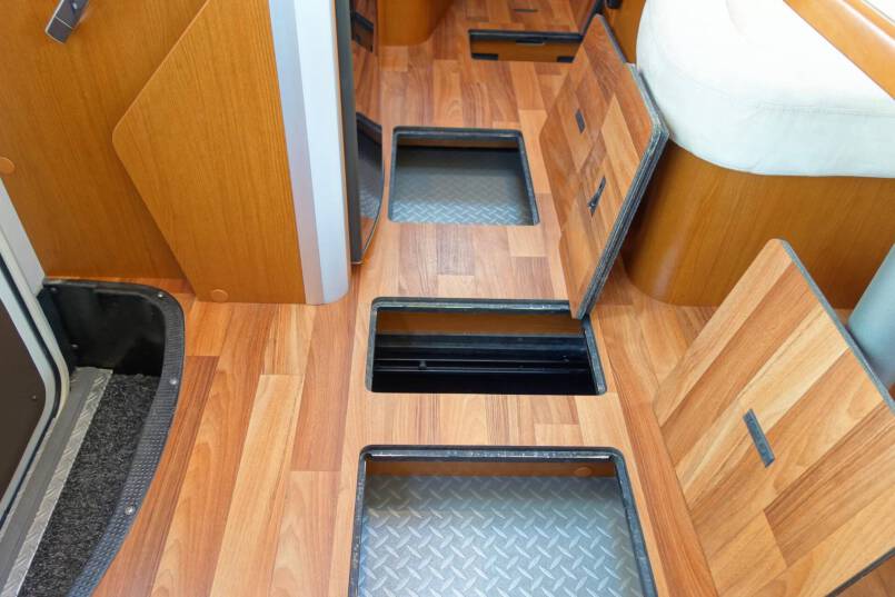 Hymer B 514 compacte 4 persoons met garage 36
