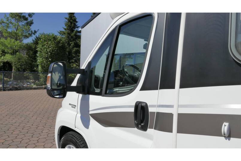 Hymer T 678 CL 180 pk AUTOMAAT MAXI chassis, 16’’ velgen, 2 aparte bedden 12