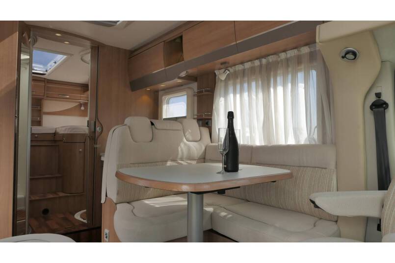 Hymer T 678 CL 180 pk AUTOMAAT MAXI chassis, 16’’ velgen, 2 aparte bedden 21
