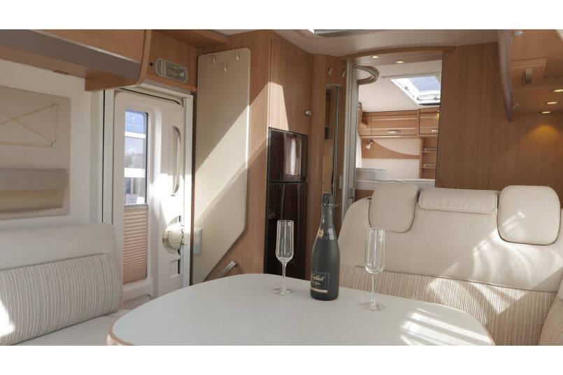 Hymer T 678 CL 180 pk AUTOMAAT MAXI chassis, 16’’ velgen, 2 aparte bedden 22