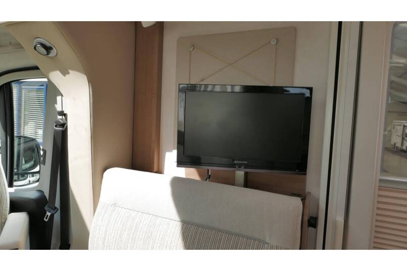 Hymer T 678 CL 180 pk AUTOMAAT MAXI chassis, 16’’ velgen, 2 aparte bedden 23