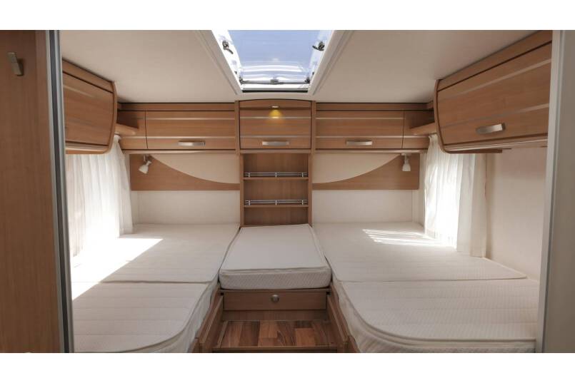 Hymer T 678 CL 180 pk AUTOMAAT MAXI chassis, 16’’ velgen, 2 aparte bedden 28