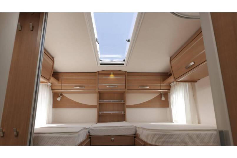 Hymer T 678 CL 180 pk AUTOMAAT MAXI chassis, 16’’ velgen, 2 aparte bedden 29