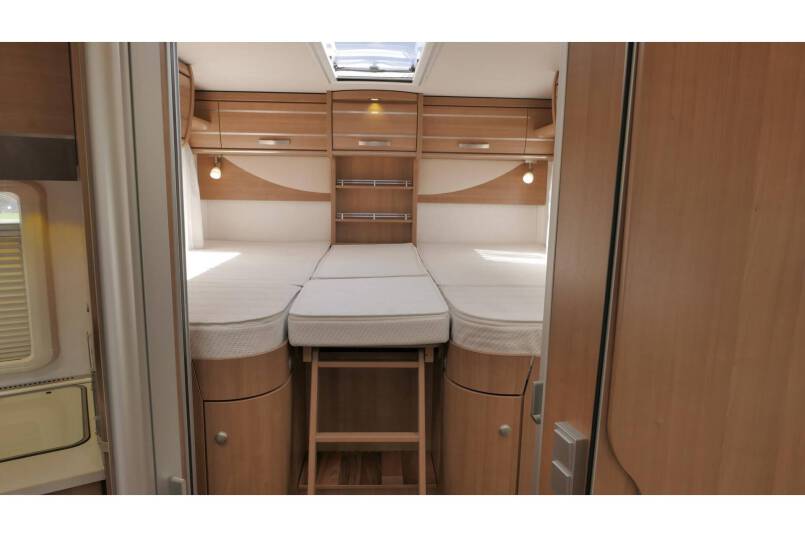 Hymer T 678 CL 180 pk AUTOMAAT MAXI chassis, 16’’ velgen, 2 aparte bedden 30