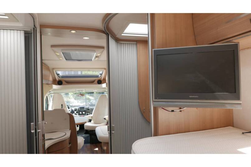 Hymer T 678 CL 180 pk AUTOMAAT MAXI chassis, 16’’ velgen, 2 aparte bedden 33