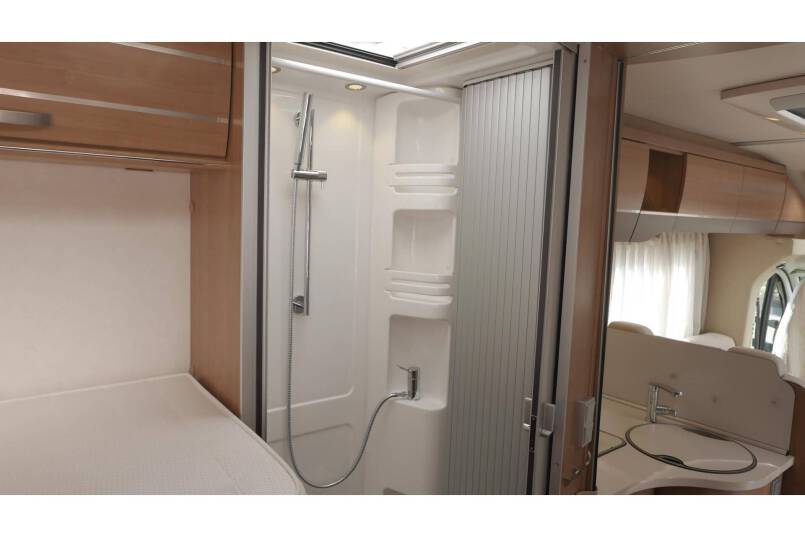 Hymer T 678 CL 180 pk AUTOMAAT MAXI chassis, 16’’ velgen, 2 aparte bedden 34