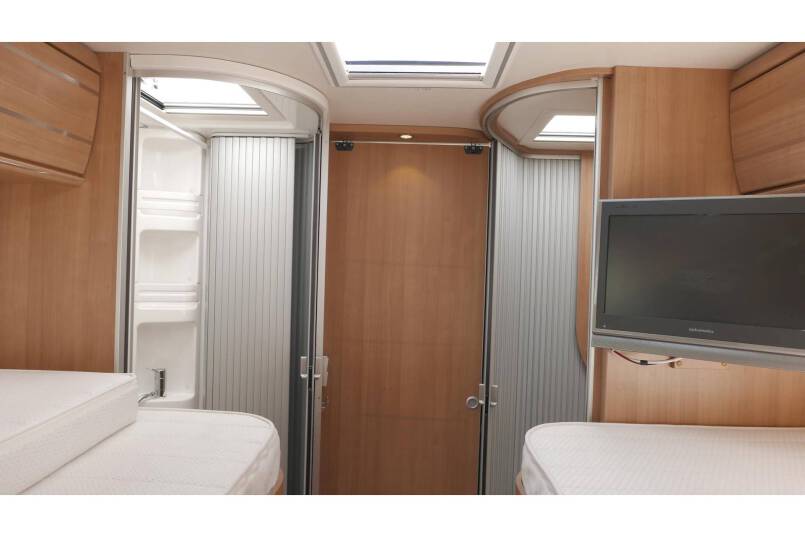 Hymer T 678 CL 180 pk AUTOMAAT MAXI chassis, 16’’ velgen, 2 aparte bedden 38