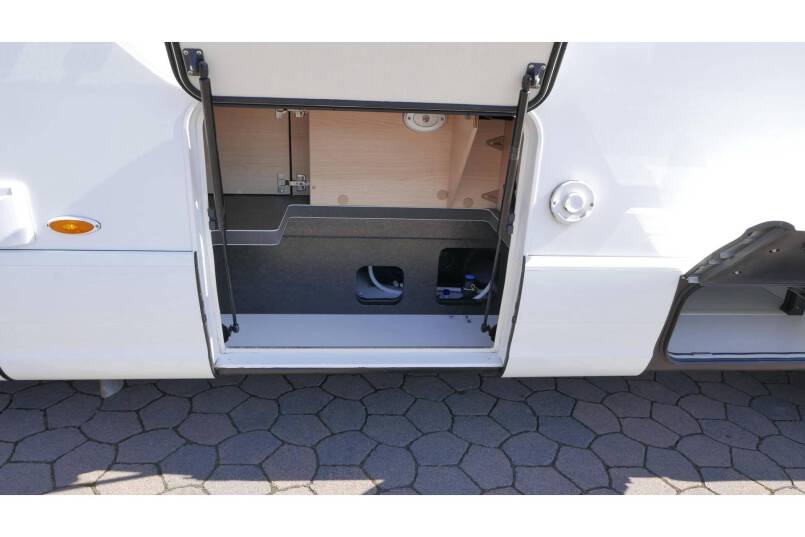 Hymer B 704 SL SupremeLine AUTOMAAT, 180 pk, 2 aparte bedden 11