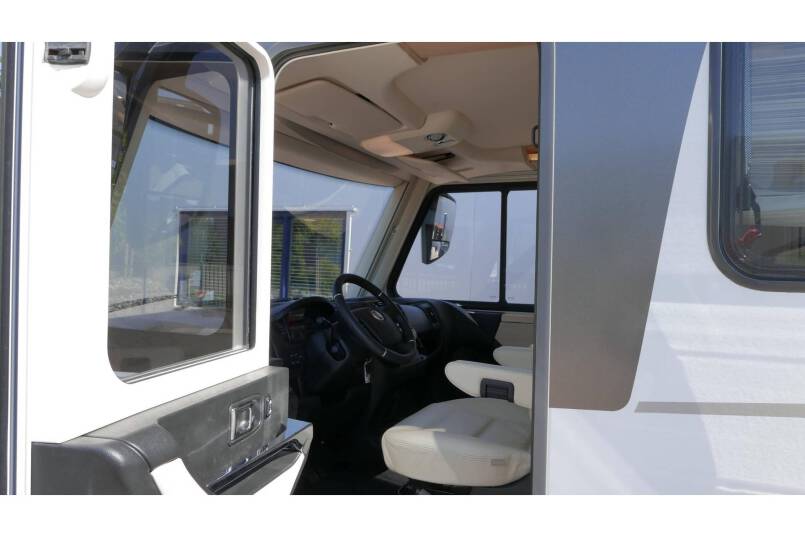 Hymer B 704 SL SupremeLine AUTOMAAT, 180 pk, 2 aparte bedden 14
