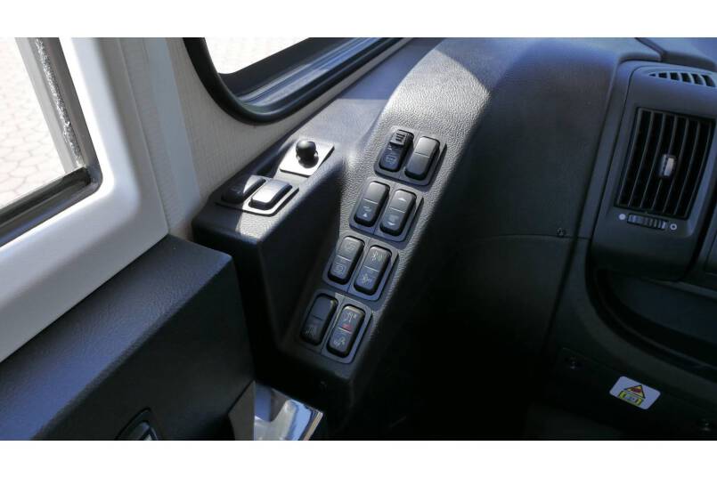 Hymer B 704 SL SupremeLine AUTOMAAT, 180 pk, 2 aparte bedden 17
