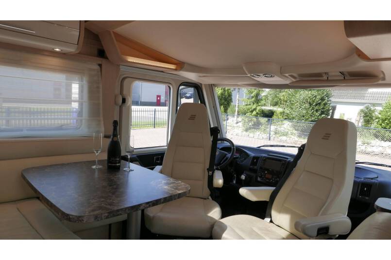 Hymer B 704 SL SupremeLine AUTOMAAT, 180 pk, 2 aparte bedden 21