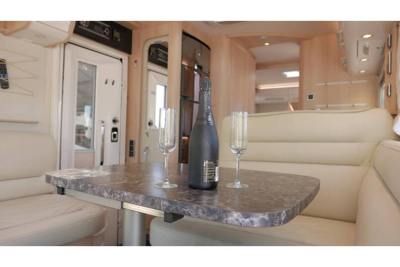 Hymer B 704 SL SupremeLine AUTOMAAT, 180 pk, 2 aparte bedden 23
