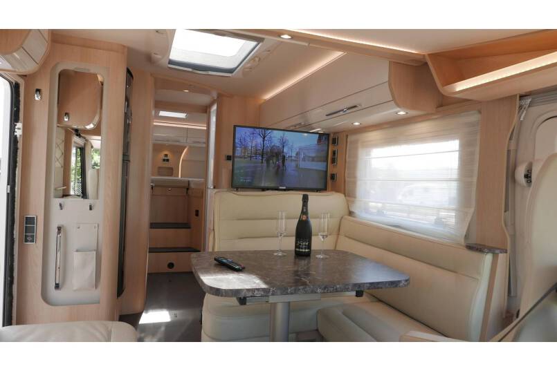 Hymer B 704 SL SupremeLine AUTOMAAT, 180 pk, 2 aparte bedden 24