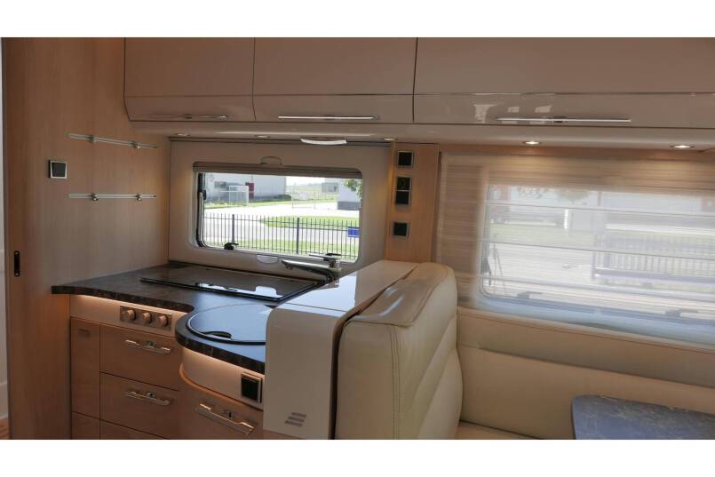 Hymer B 704 SL SupremeLine AUTOMAAT, 180 pk, 2 aparte bedden 25