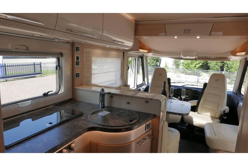 Hymer B 704 SL SupremeLine AUTOMAAT, 180 pk, 2 aparte bedden 27
