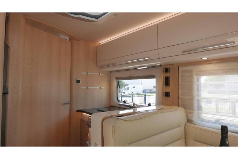 Hymer B 704 SL SupremeLine AUTOMAAT, 180 pk, 2 aparte bedden 29