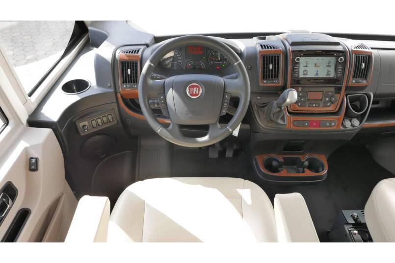 Hymer B 678 Experience AUTOMAAT, 180 pk, bovenkastjes 13