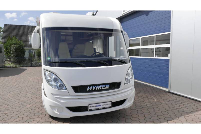 Hymer B 678 Experience AUTOMAAT, 180 pk, bovenkastjes 1