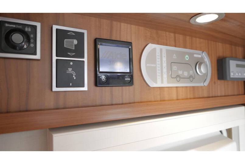 Hymer B 678 Experience AUTOMAAT, 180 pk, bovenkastjes 22