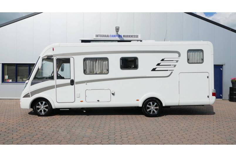 Hymer B 678 Experience AUTOMAAT, 180 pk, bovenkastjes 2