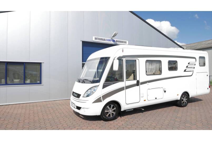 Hymer B 678 Experience AUTOMAAT, 180 pk, bovenkastjes 39