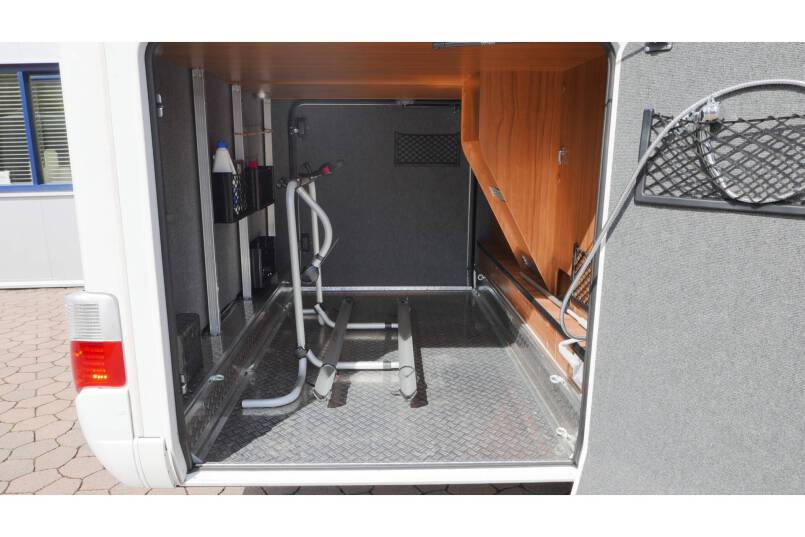 Hymer B 678 Experience AUTOMAAT, 180 pk, bovenkastjes 8
