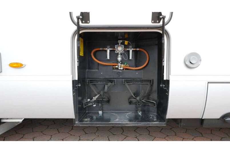 Hymer BMC I 690 9G AUTOMAAT, Cristal-Zilver, Queensbed 16