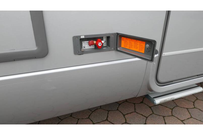 Hymer BMC I 690 9G AUTOMAAT, Cristal-Zilver, Queensbed 17