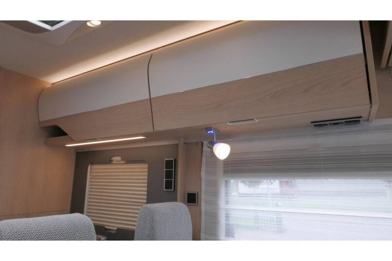 Hymer BMC I 690 9G AUTOMAAT, Cristal-Zilver, Queensbed 34