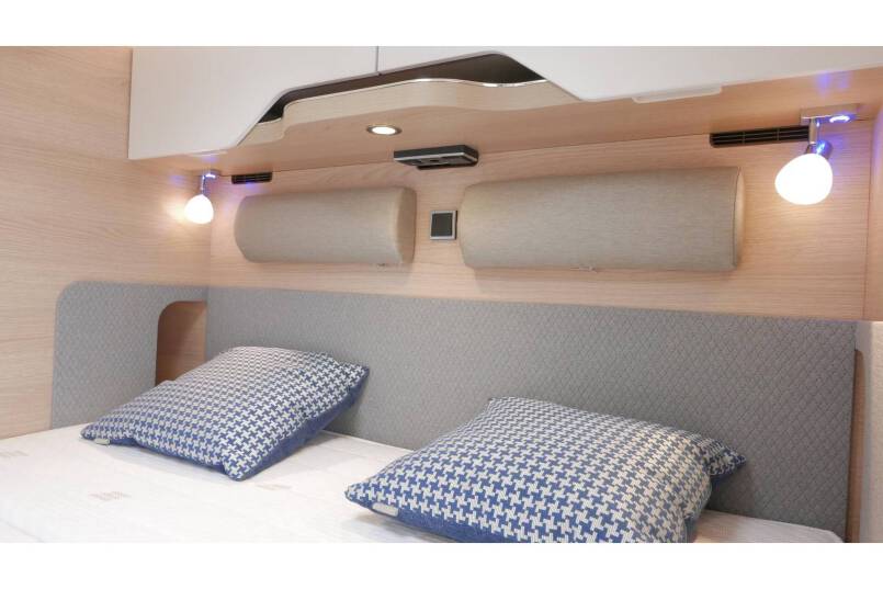 Hymer BMC I 690 9G AUTOMAAT, Cristal-Zilver, Queensbed 41