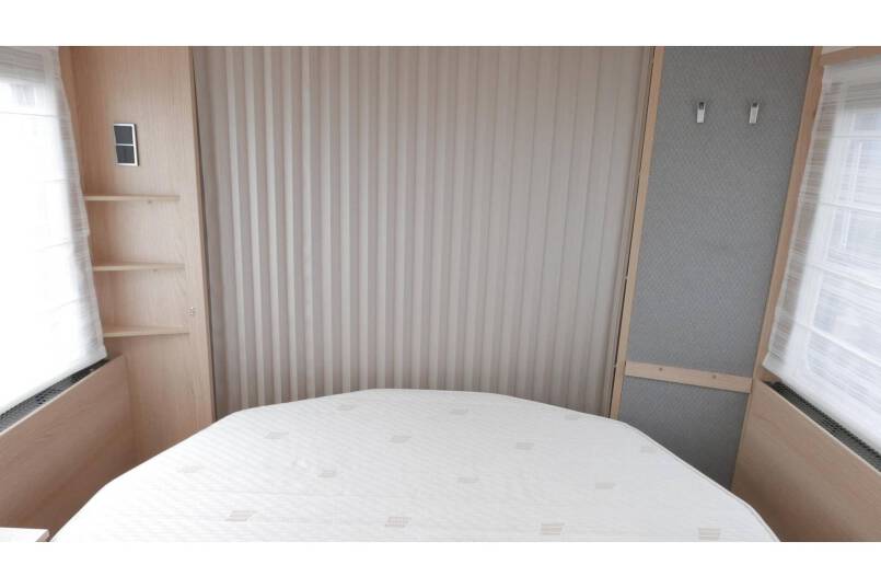 Hymer BMC I 690 9G AUTOMAAT, Cristal-Zilver, Queensbed 43
