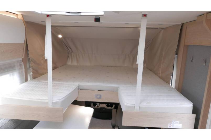 Hymer BMC I 690 9G AUTOMAAT, Cristal-Zilver, Queensbed 50