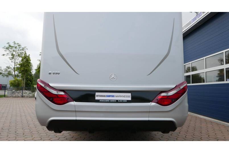 Hymer BMC I 690 9G AUTOMAAT, Cristal-Zilver, Queensbed 8