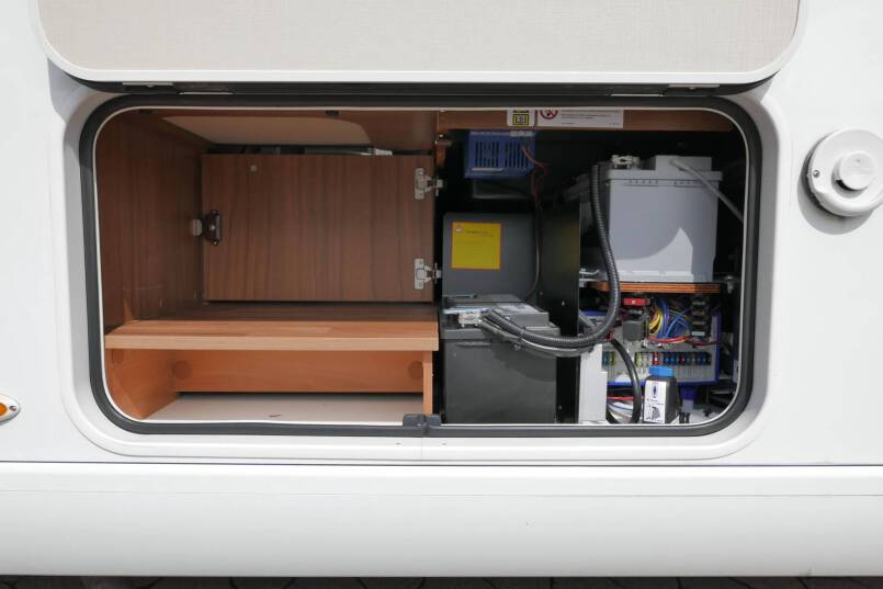 Hymer B 588 PL AUTOMAAT 3.0 177 PK, 4 kringsluchtvering 14