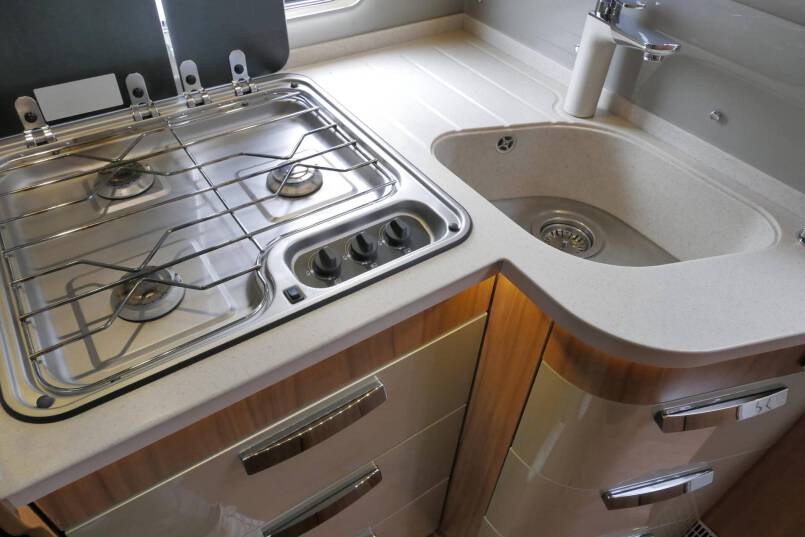 Hymer B 588 PL AUTOMAAT 3.0 177 PK, 4 kringsluchtvering 29