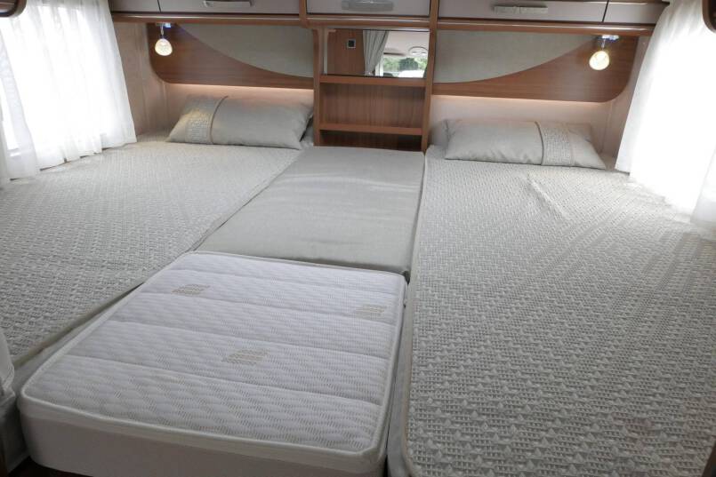 Hymer B 588 PL AUTOMAAT 3.0 177 PK, 4 kringsluchtvering 33