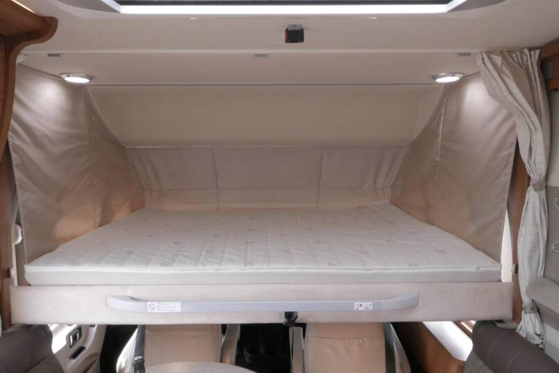 Hymer B 588 PL AUTOMAAT 3.0 177 PK, 4 kringsluchtvering 39