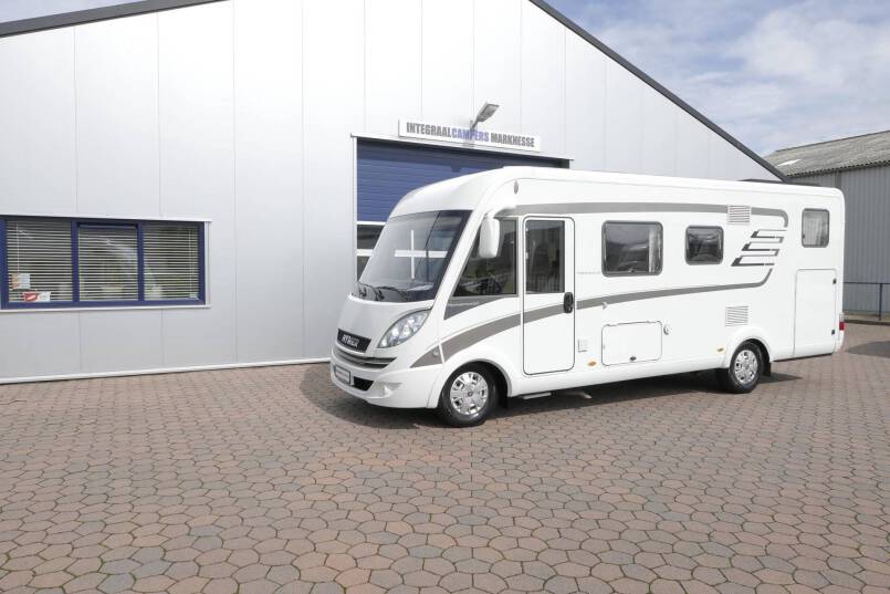 Hymer B 588 PL AUTOMAAT 3.0 177 PK, 4 kringsluchtvering 42