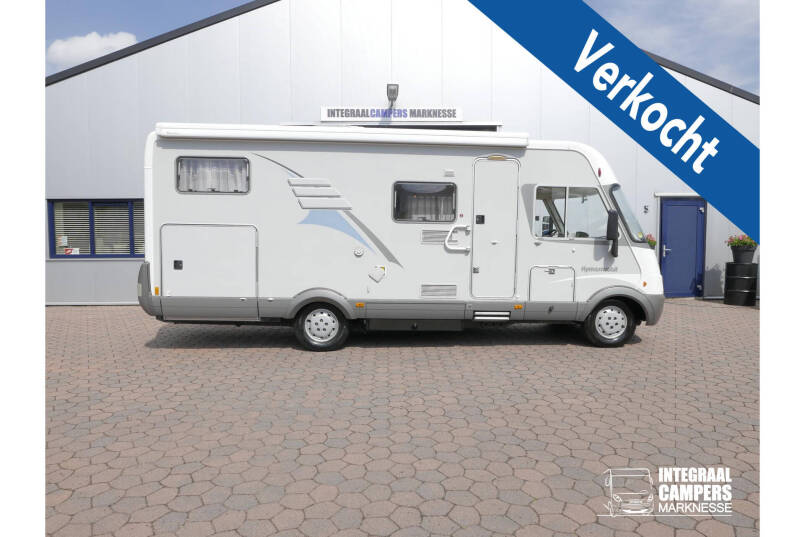 Hymer B 674 G L-zit, enkele bedden, grote garage 0