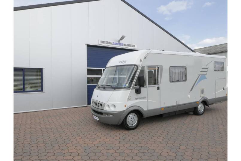 Hymer B 674 G L-zit, enkele bedden, grote garage 26