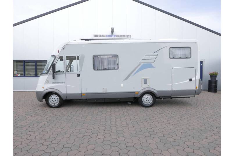 Hymer B 674 G L-zit, enkele bedden, grote garage 2