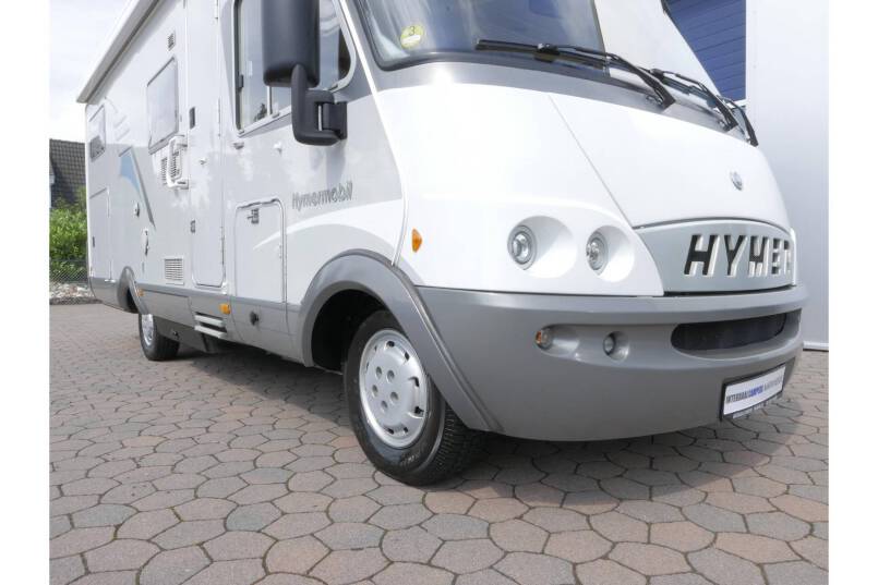 Hymer B 674 G L-zit, enkele bedden, grote garage 30