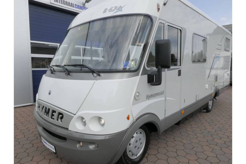 Hymer B 674 G L-zit, enkele bedden, grote garage 31