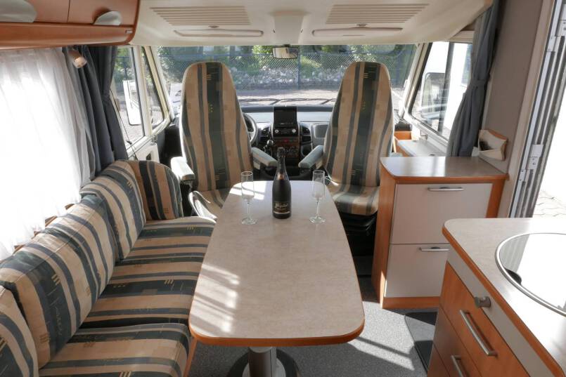 Hymer B 624 G L-zit, garage, zeldzame uitvoering 18