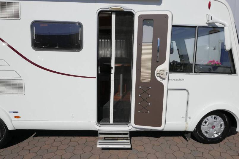 Hymer B 578 bovenkastjes, 3.0 177pk, lengte bedden 12