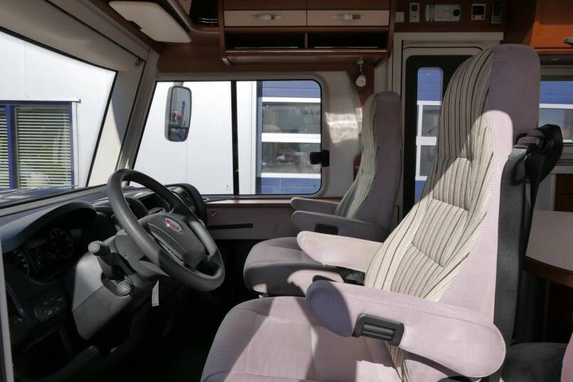 Hymer B 578 bovenkastjes, 3.0 177pk, lengte bedden 15