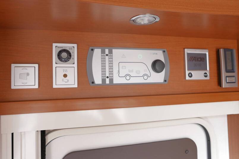 Hymer B 578 bovenkastjes, 3.0 177pk, lengte bedden 23