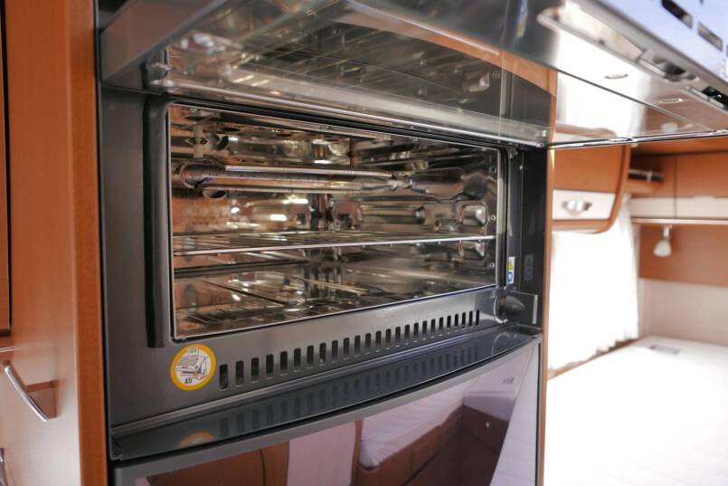Hymer B 578 bovenkastjes, 3.0 177pk, lengte bedden 27