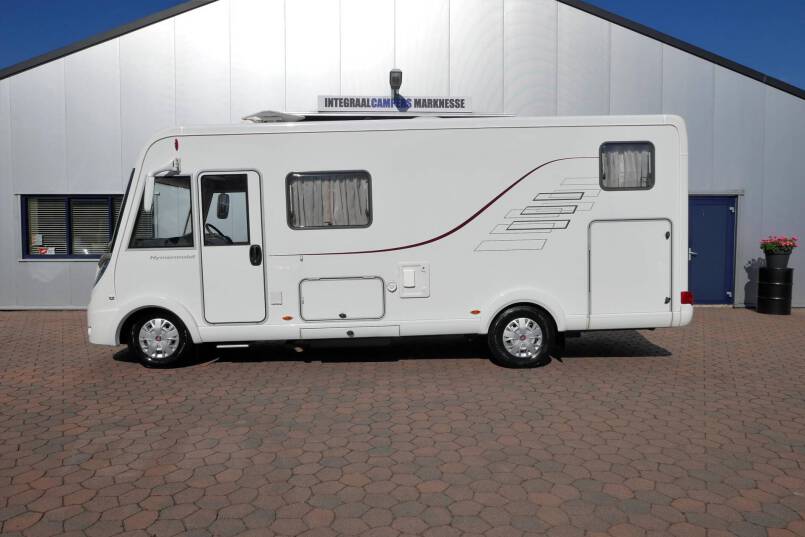 Hymer B 578 bovenkastjes, 3.0 177pk, lengte bedden 2
