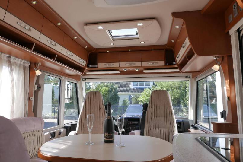 Hymer B 578 bovenkastjes, 3.0 177pk, lengte bedden 38